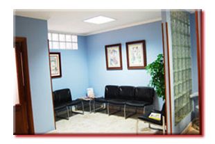 Clínica Dental Dr. J. Camacho López sala de espera
